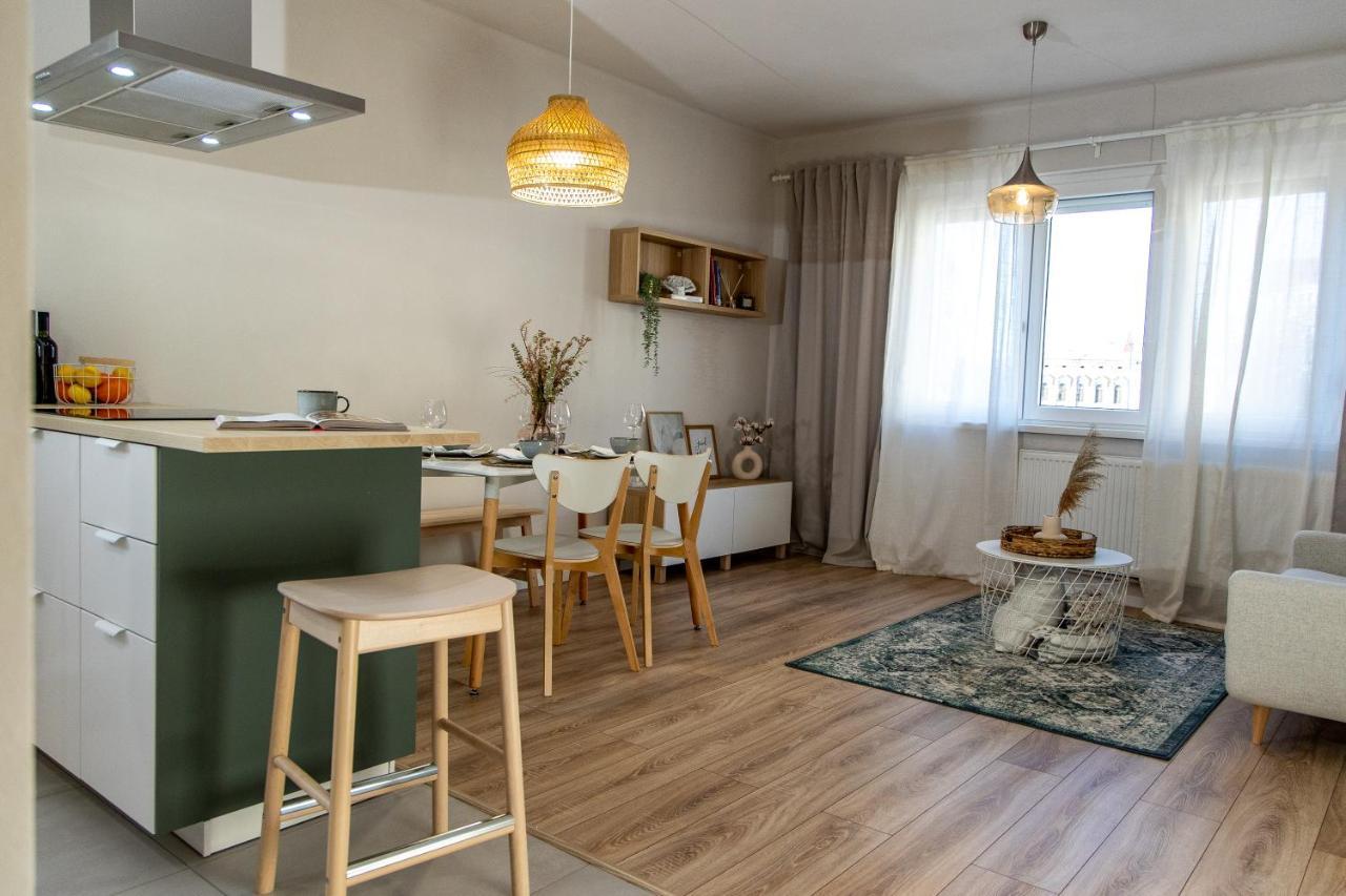 Wanderer Center Apartment Debreţin Exterior foto